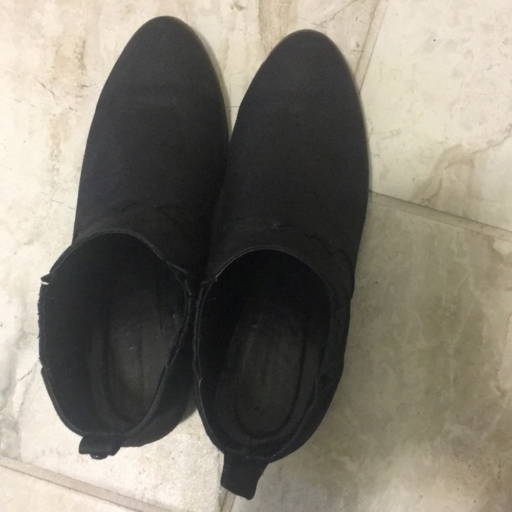 Black Booties - Vegan Leather - Picture 7 of 8